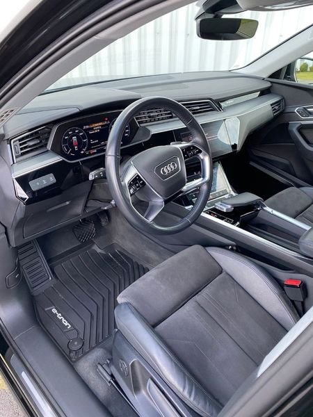 Audi e-tron • 2020 • 80,333 km