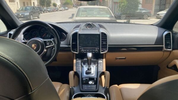 Porsche Cayenne • 2017 • 153,000 km - Image 2