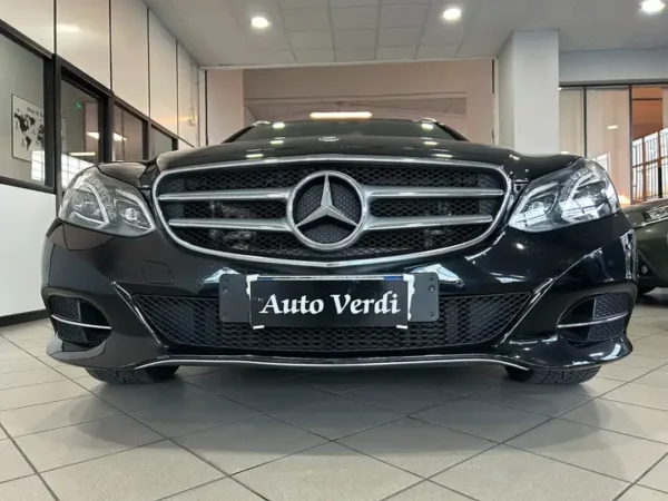 Mercedes-Benz CLA 200 - Image 2