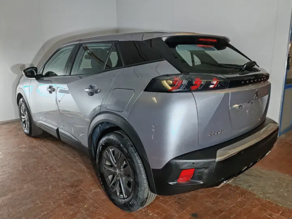 Peugeot 2008 1.2 puretech Active Pack + Câmera - Image 6