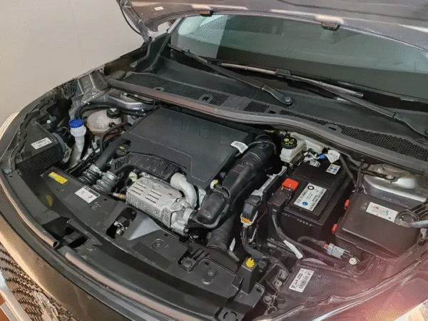 Peugeot 2008 1.2 puretech Active Pack + Câmera - Image 17