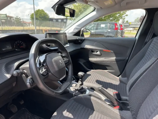 Peugeot 208 5 Portas 1.2 PureTech Active - Image 8