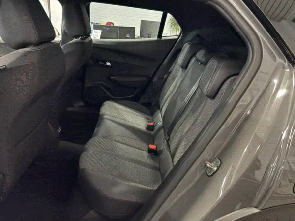 Peugeot 2008 1.2 puretech Allure s&s 100cv - Image 7