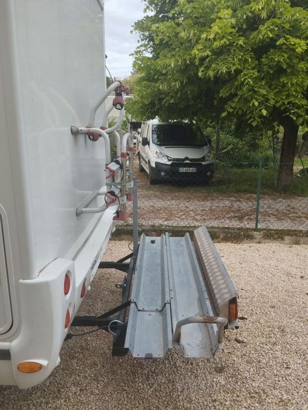 Campervan de edição limitada Ford Chausson - Image 3