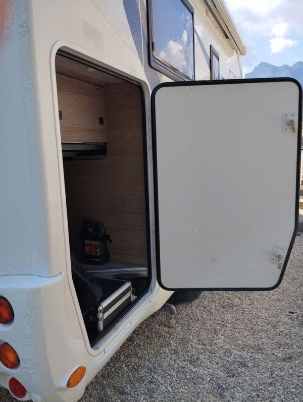 Campervan de edição limitada Ford Chausson - Image 12