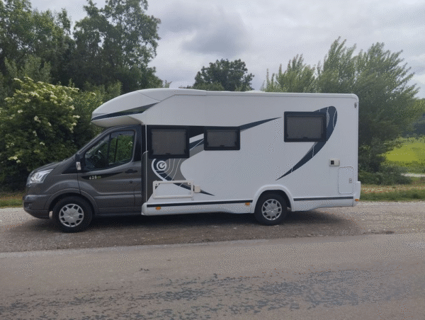 Campervan de edição limitada Ford Chausson