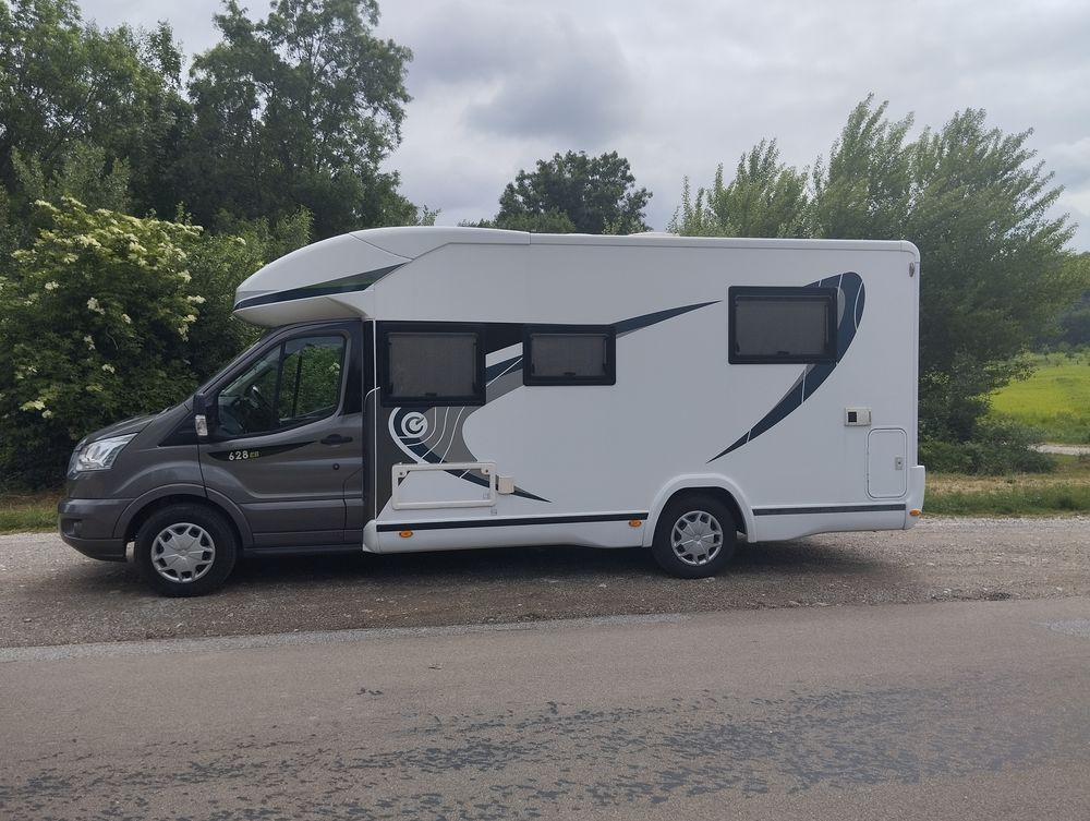Campervan de edição limitada Ford Chausson