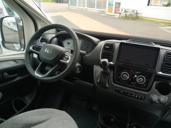 EDIÇÃO DE ANIVERSÁRIO DO CHALLENGER 318 DUCATO 140 CV 2200 CC - Image 10