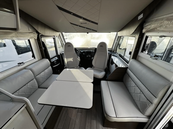 MC LOUIS NEVIS 881 FIAT DUCATO 2.2 L 140 CV - Image 2