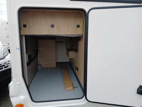 EDIÇÃO DE ANIVERSÁRIO DO CHALLENGER 318 DUCATO 140 CV 2200 CC - Image 3