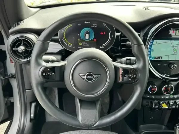 MINI Cooper SE - Image 2
