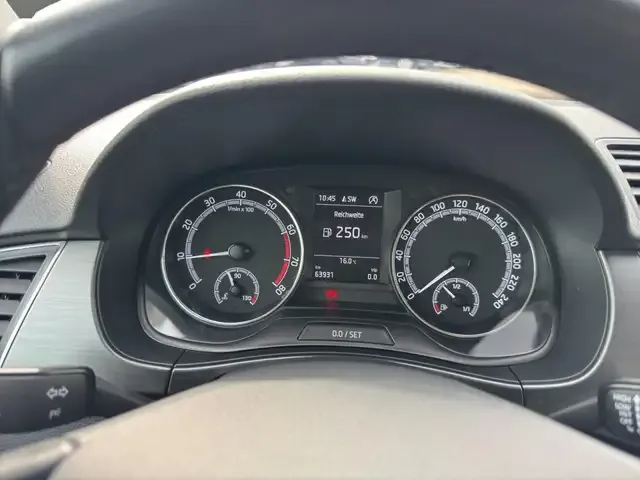 Skoda Fabia 1.0 TSI Combi Soleil LED ACC NAVI Klima Navi - Image 13