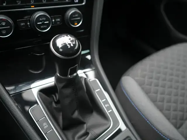 Volkswagen Golf VII Junte-se à NAVI AHK SHZ PDC - Image 11