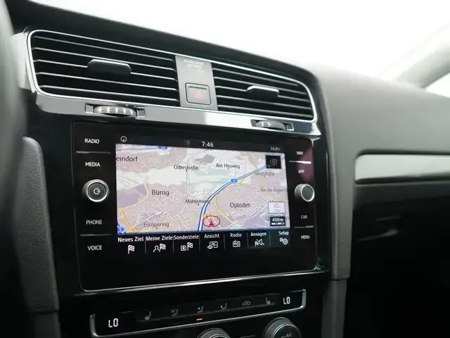 Volkswagen Golf VII Junte-se à NAVI AHK SHZ PDC - Image 6