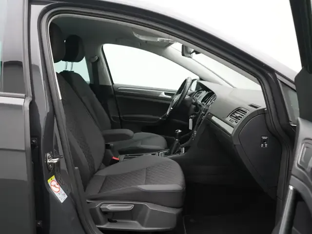 Volkswagen Golf VII Junte-se à NAVI AHK SHZ PDC - Image 7