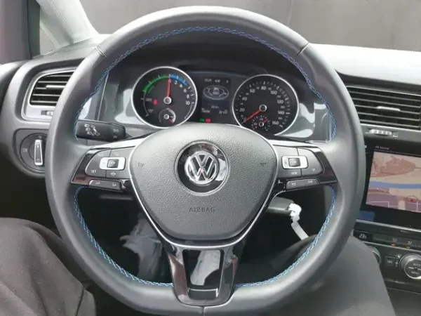 Volkswagen Golf - Image 2