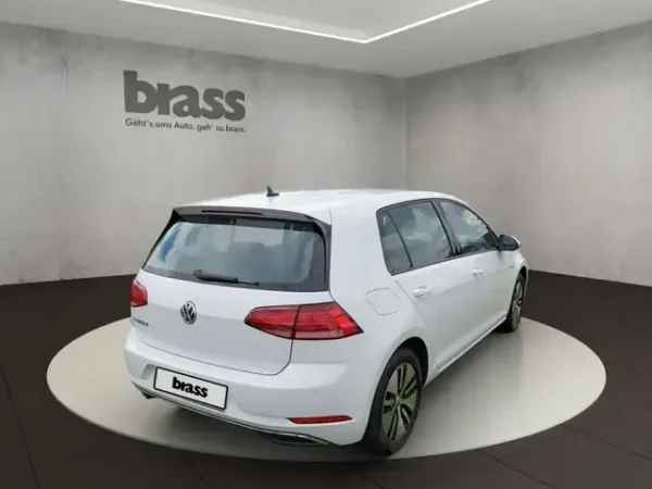 Volkswagen Golf - Image 4