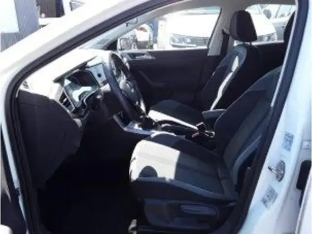 Volkswagen Polo - Image 4