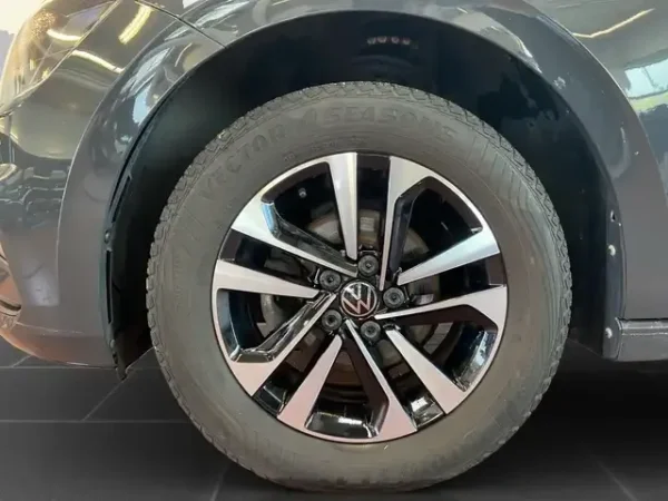 Volkswagen Polo - Image 8