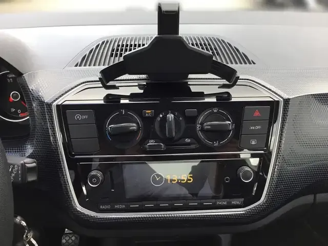 Volkswagen em alta! 1.0 MOVE KLIMA BLUETOOTH DAB - Image 11